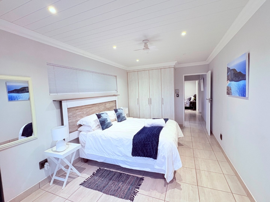 5 Bedroom Property for Sale in Reebok Western Cape